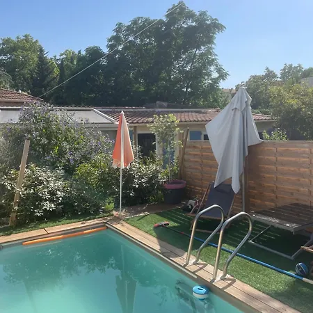Houdarling Et Hammam Jacuzzi Et Sauna بيت للعطل نيم
