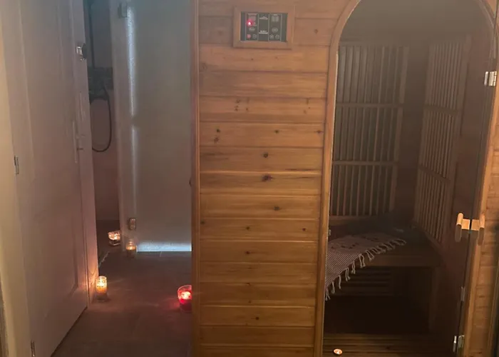 Houdarling Et Hammam Jacuzzi Et Sauna Nimes