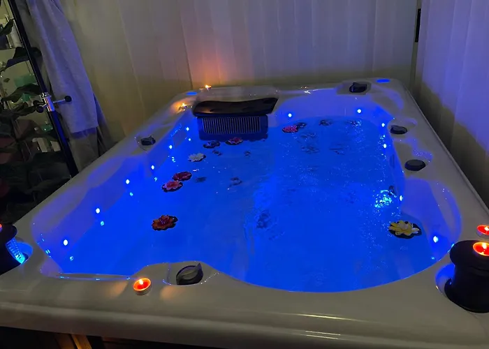 Houdarling Et Hammam Jacuzzi Et Sauna Nimes